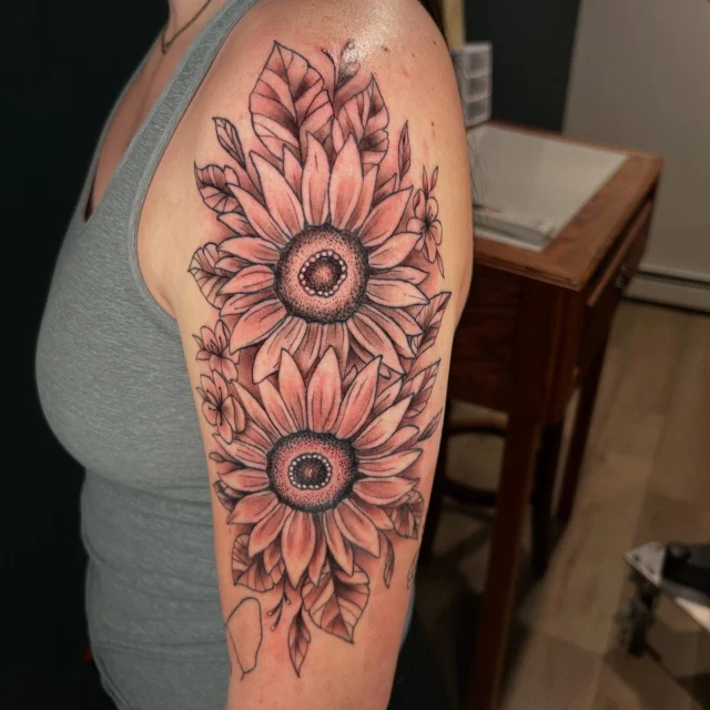 Finished off @johnson._.mary arm this last week!  As always a fun person and piece to work on!  Hope everyone has a good Holiday! 🎄🎅🏼