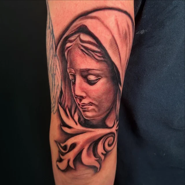 Had a great time working on this piece today for a classmate of mine!  Thank you so much Tayler for the trust and hanging tough! 🤙🏻