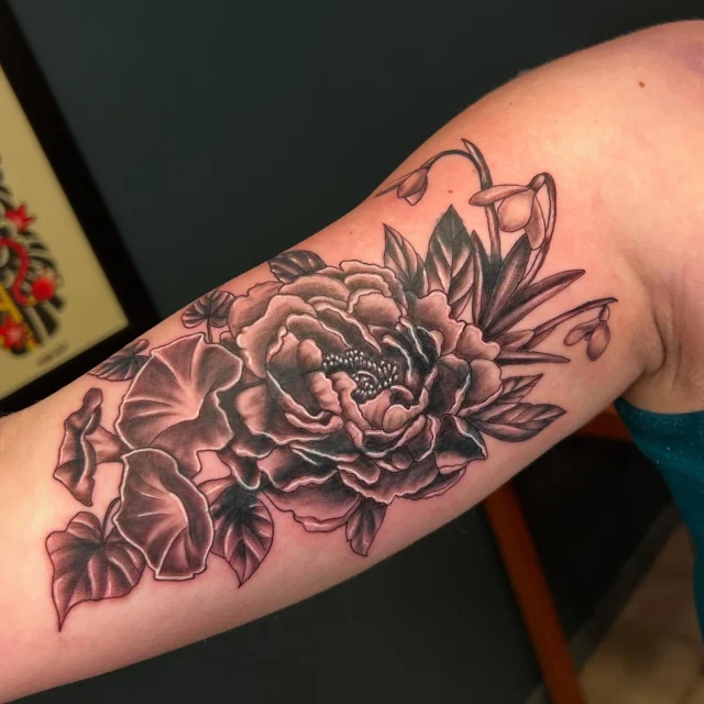 Had the privilege to tackle this cover up last week on @rachealgrosche!  She sat great and tolerated my antics for entirely too long!  Gonna maybe get in one more short session to add a bit of shading and more highlights but happy with what we got done!  Thanks again!