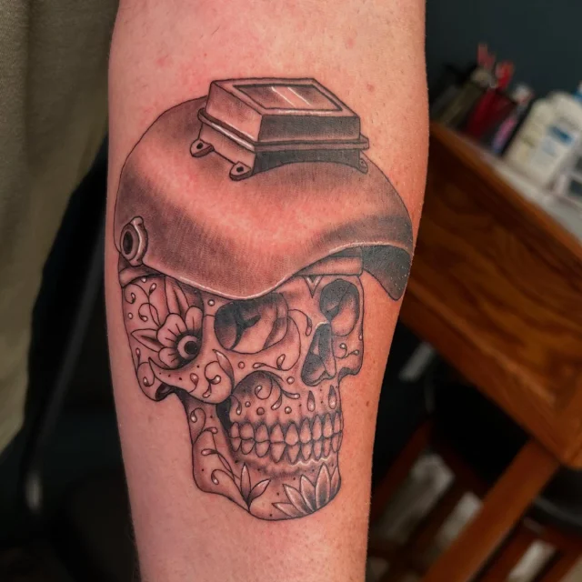 Fun one from awhile back on an awesome client who welds by trade and builds bitchin hot rods!  Thank you again James! 💀