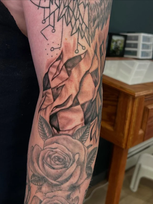 Added a checkered flag to @kalibschwardt sleeve a few weeks ago!  Thanks for coming through! 🏁✌🏻