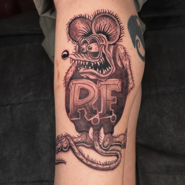 Got to tattoo my hetero life mate @suppaloop90 awhile back after a few year hiatus!  Tattooed Rat Fink for the first time ever on anyone!  Thanks for the trust my dude! 🐀