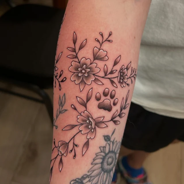 Got to add onto Jessica’s arm awhile back!  The older stuff on the arm was not done by me!  Thanks for looking! 🤙🏻