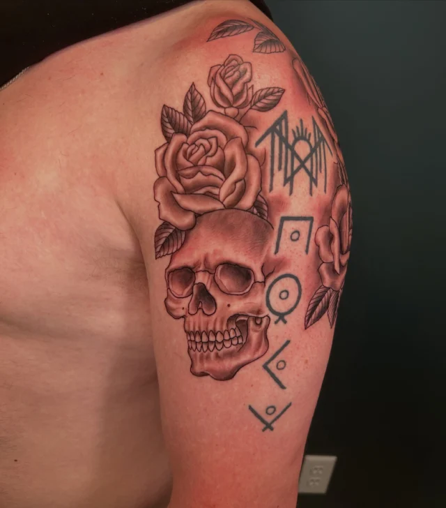 Fun add on to piece we did previously on @tayler__dow!  Thanks for hanging out and filling an opening I had in the schedule bud!